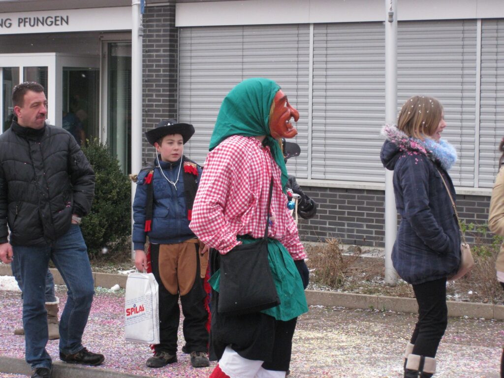 13_TVDR_UmzugPfungen_150