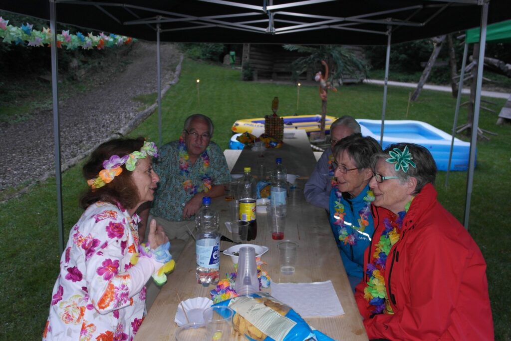 13_TV_180erParty_100