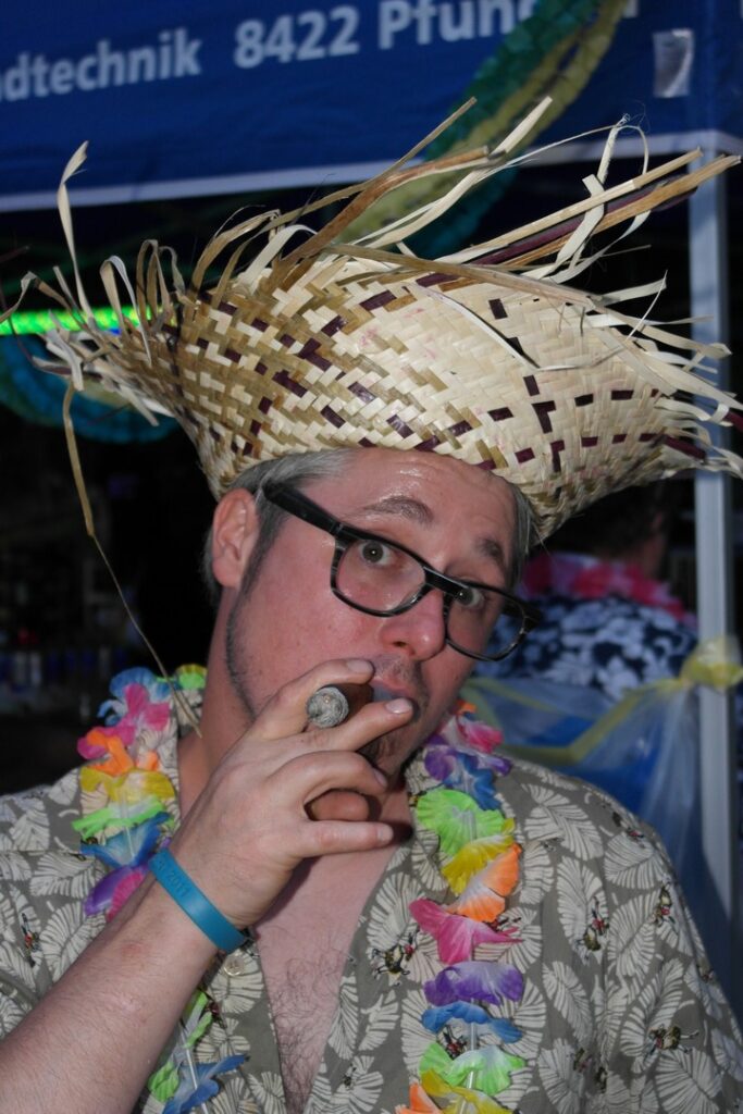 13_TV_180erParty_110