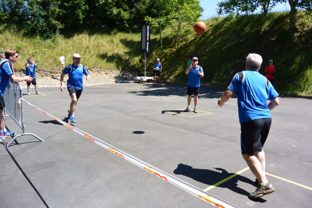 M&auml;nnerriege am RTF in Ossingen 21. Juni 2014
