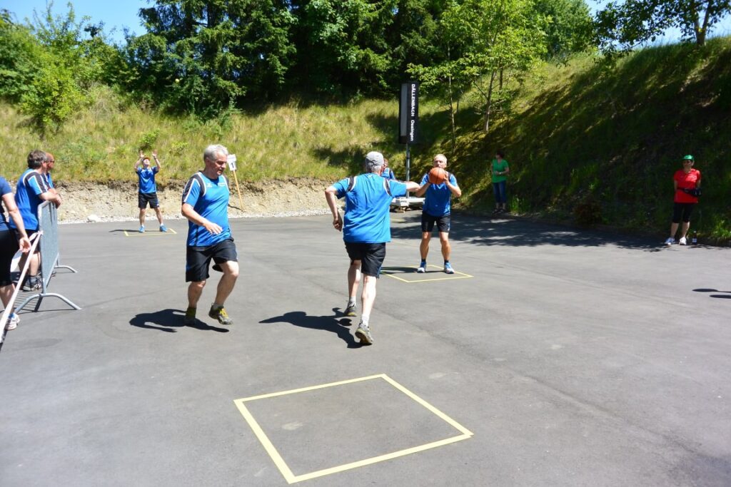 M&auml;nnerriege am RTF in Ossingen 21. Juni 2014