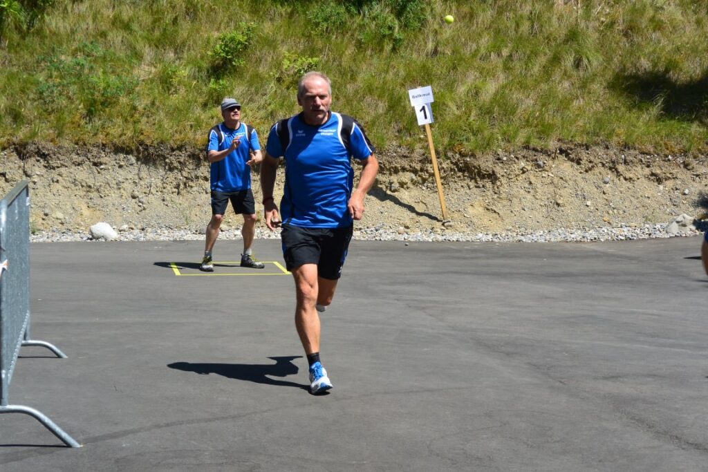 M&auml;nnerriege am RTF in Ossingen 21. Juni 2014