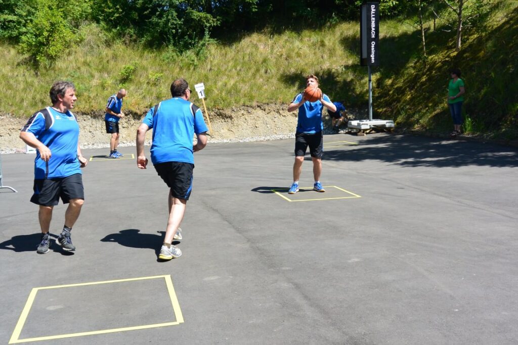 M&auml;nnerriege am RTF in Ossingen 21. Juni 2014