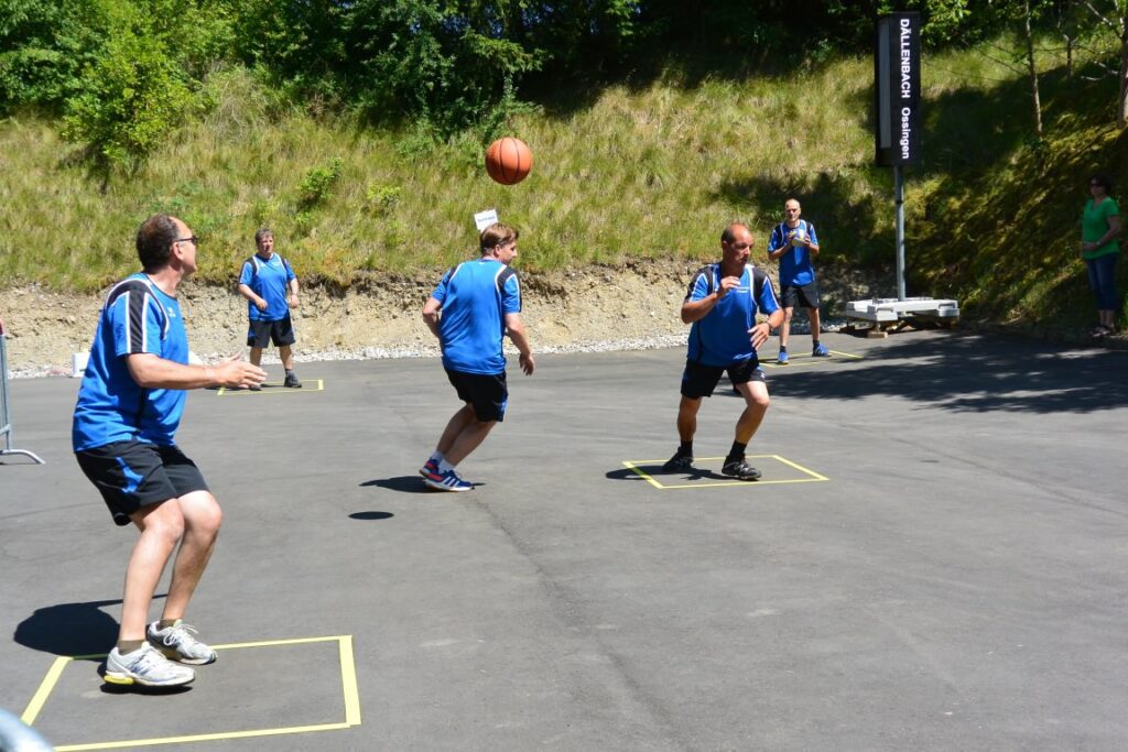 M&auml;nnerriege am RTF in Ossingen 21. Juni 2014