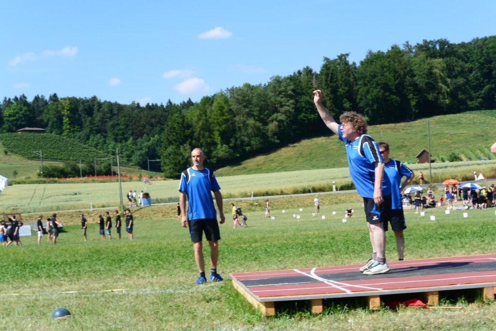 M&auml;nnerriege am RTF in Ossingen 21. Juni 2014