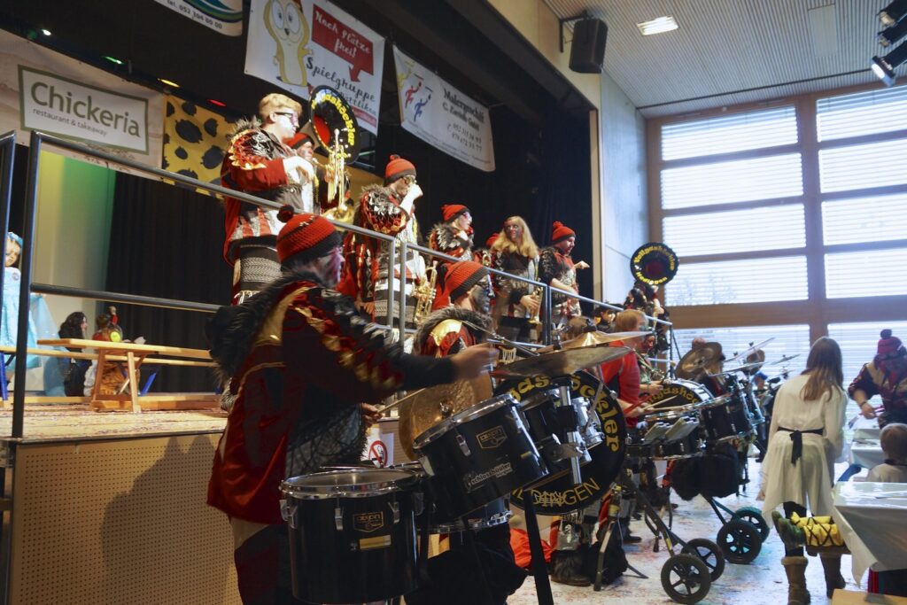 15_TVDR_FasnachtPfungen-1_052