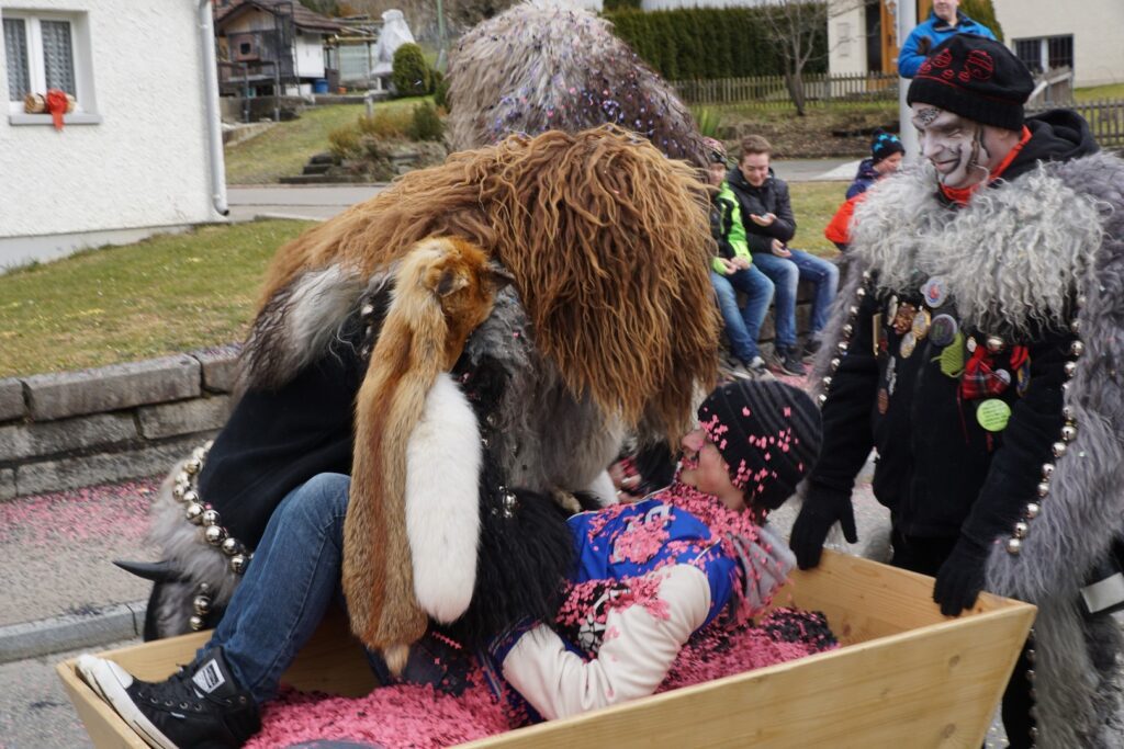 15_TVDR_FasnachtPfungen-2_128