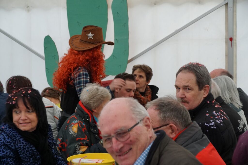 15_TVDR_FasnachtPfungen-2_200