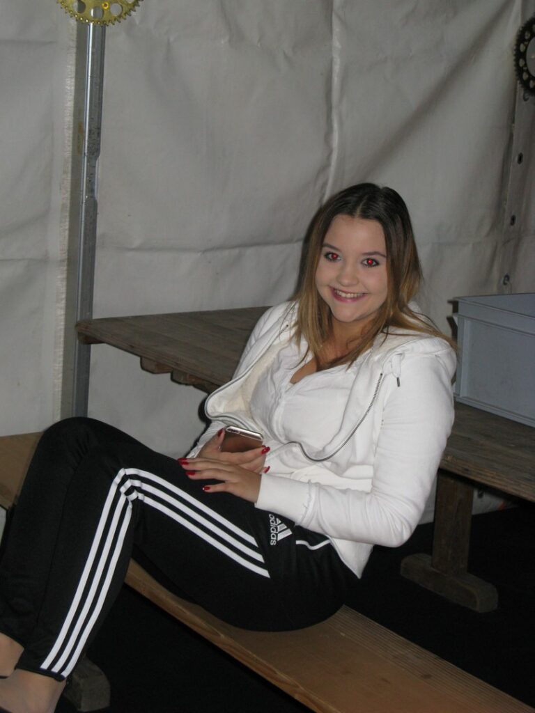 14_TVDR_AU_Bar-1_001