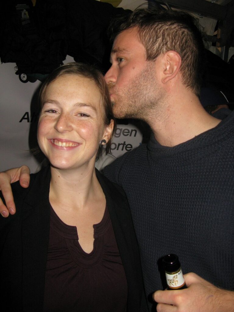 14_TVDR_AU_Bar-1_023