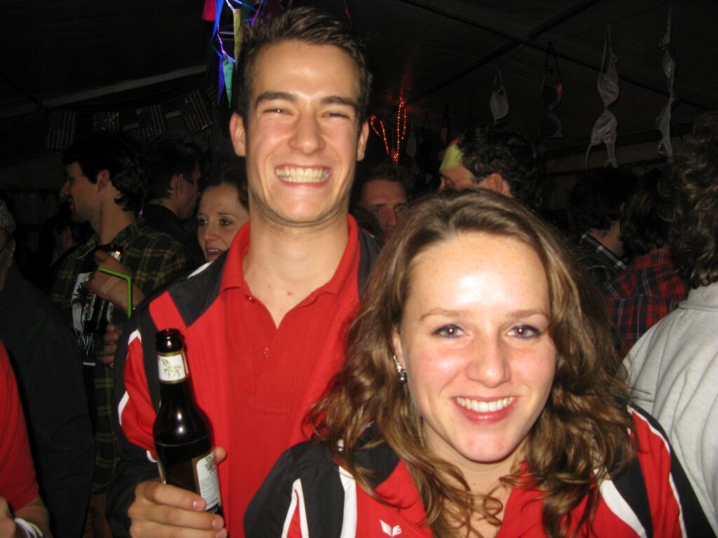 14_TVDR_AU_Bar-1_025