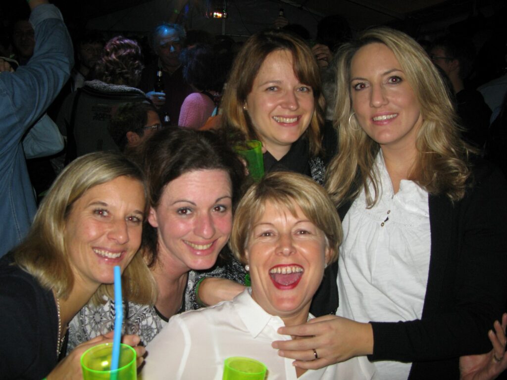 14_TVDR_AU_Bar-1_032