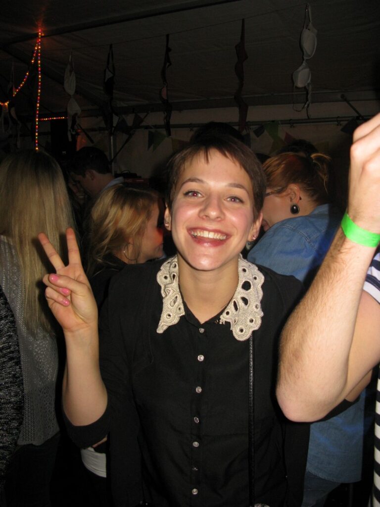 14_TVDR_AU_Bar-1_033