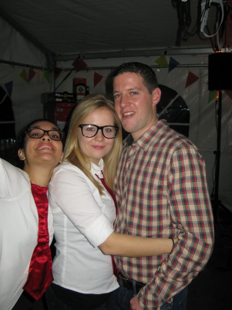 14_TVDR_AU_Bar-1_045