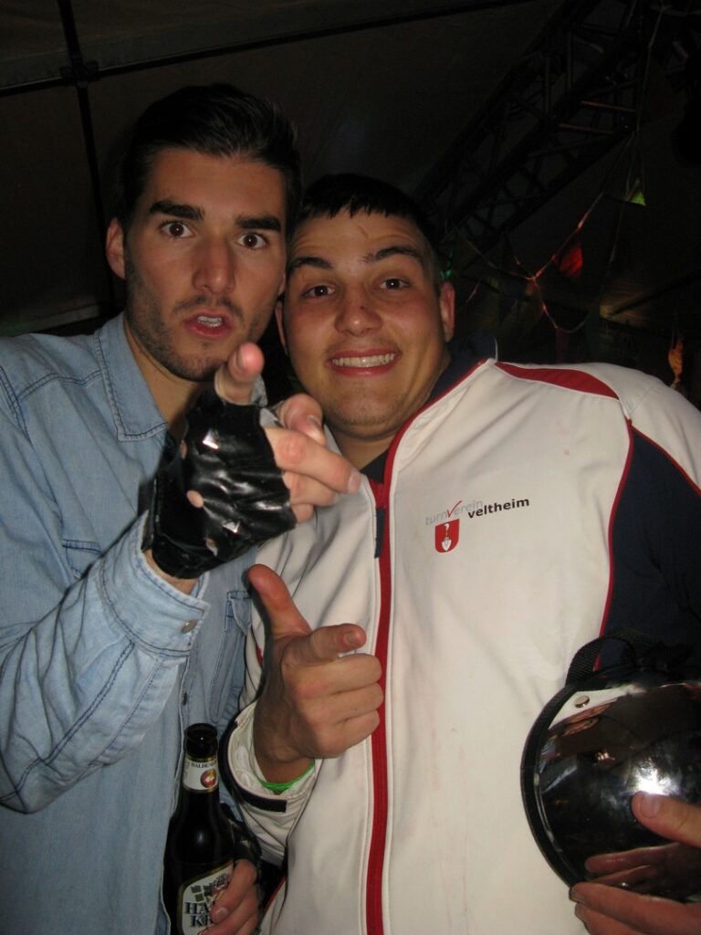 14_TVDR_AU_Bar-1_048