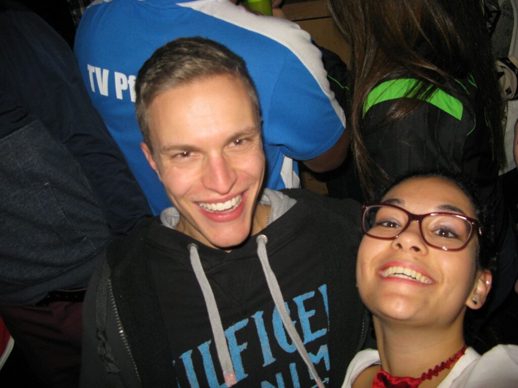 14_TVDR_AU_Bar-1_056