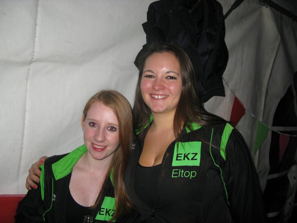 14_TVDR_AU_Bar-1_059