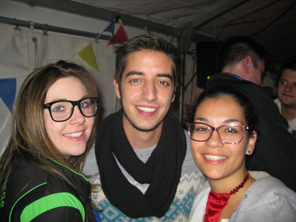 14_TVDR_AU_Bar-1_061